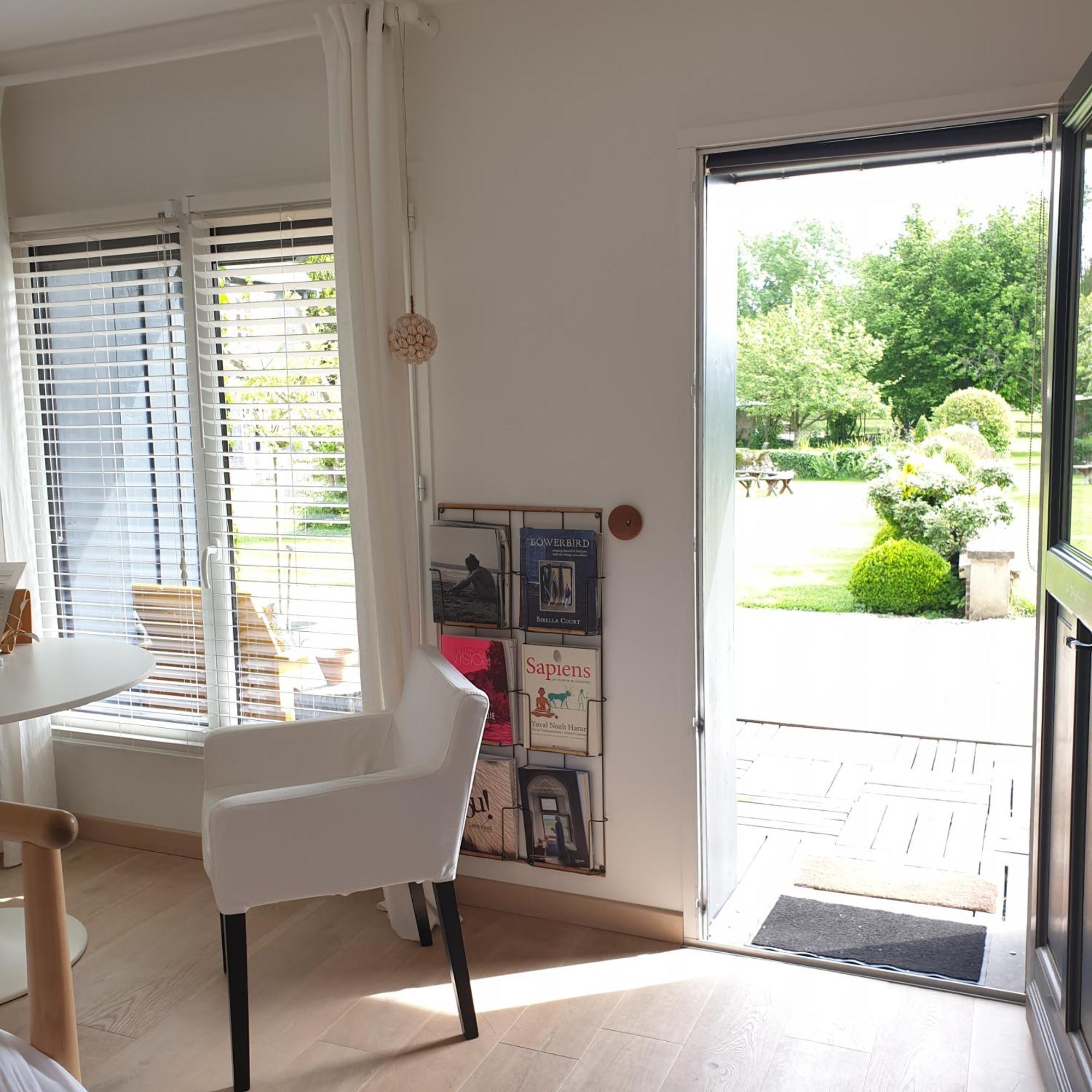 Par Hasard Ou Pas Bed & Breakfast Saint-Martin-aux-Chartrains Exterior photo